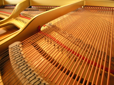 End view of grand piano